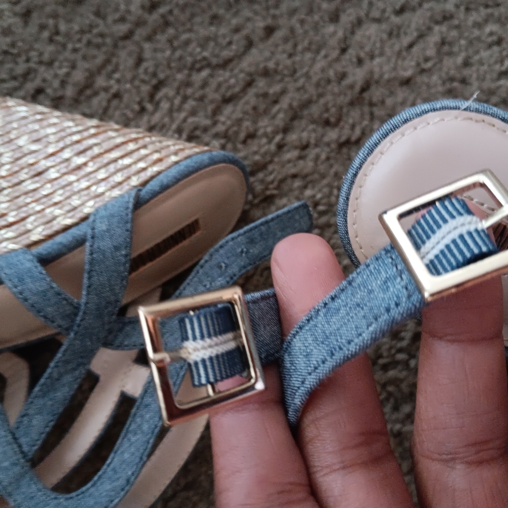 JLo Denim Wedge Sandals EUC - Picture 3 of 8